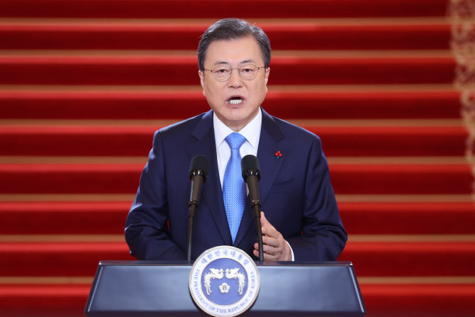 文대통령 “韓뉴딜 중점은 지역균형 뉴딜…핵심은 ‘상생’”(상보)