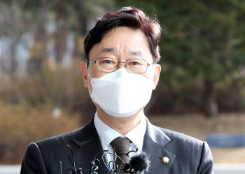 박범계, '1일 1의혹' 속 김진욱도 난항…여야, 청문 일정부터 신경전
