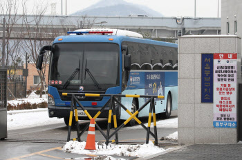 법무부, 14일 수형자 900여 명 조기 가석방…코로나19 확산 대응책