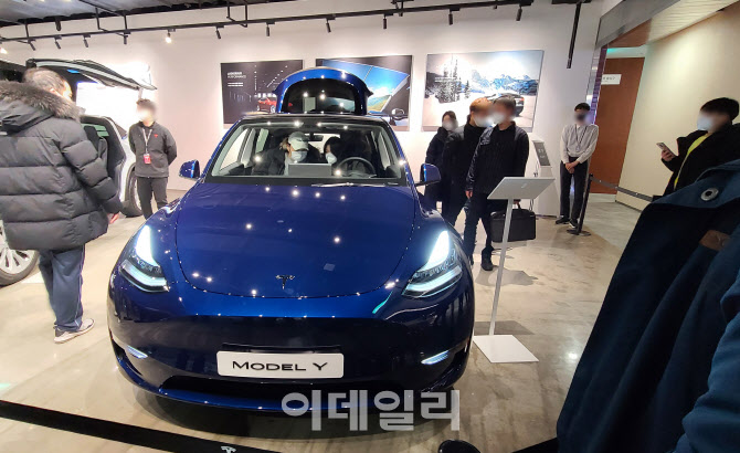 현대차 `아이오닉5` 베일 벗자 `모델Y` 맞불…글로벌 전기車 대전