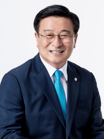 [e법안 프리즘]윤재갑, 농협지주 농업·축산경제대표 연임 제한법 발의