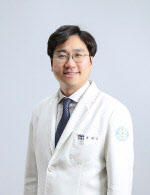 [전문의 칼럼]눈 온 뒤, 반짝 추위~ 노년층 빙판길 낙상 주의해야