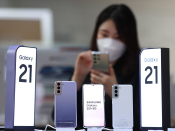 갤럭시S21, 사전예판 ‘선방’…자급제판매 3배 급증