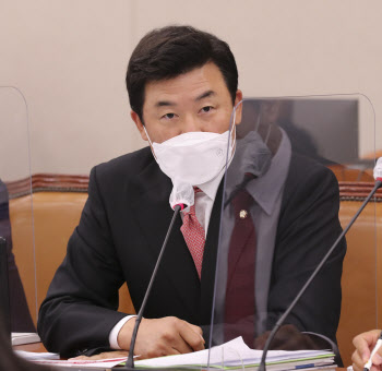  기업 본사·공장, 수도권 밖 이전시 법인세 인하