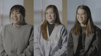'검은 사제들' 창작진 "어려움 함께 이겨내는 힘 담은 작품"