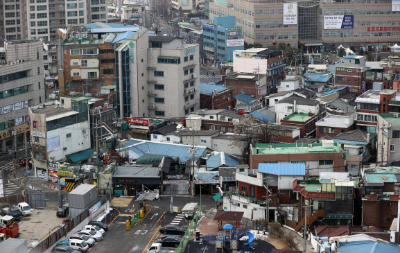도시재생 한 곳도 "재개발해달라"…난감한 서울시, 규제 풀까