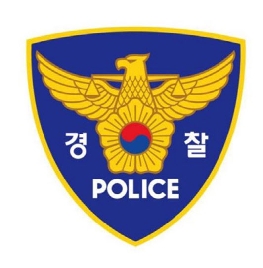쓰레기 더미 속 방치된 세 자매…외국인 친모 ‘저장 강박’