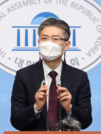  조정훈 "4·7선거는 부끄러운 선거" 서울시장 출마 선언