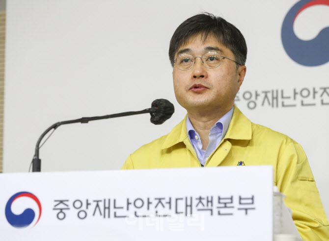 방역당국 "노숙인, PCR 대신 신속항원검사 받도록 하겠다"