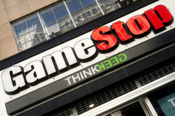 게임스톱 주가 31% 하락…다우는 다시 3만선 회복