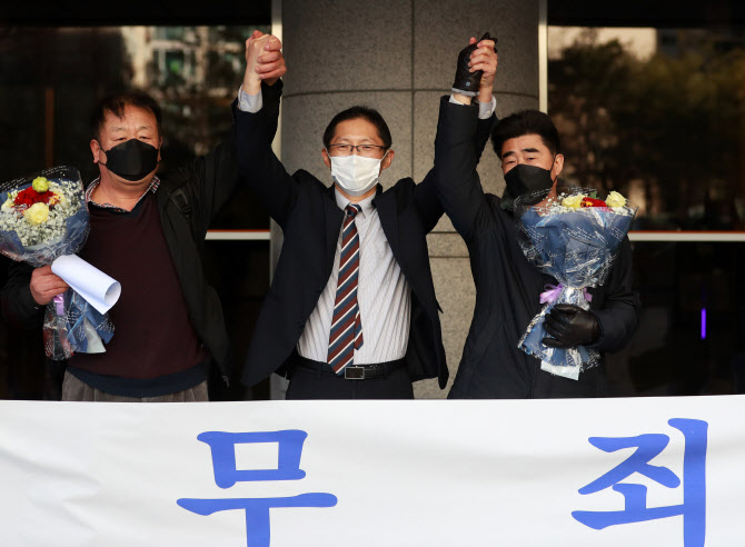 "당시 수사 부끄러워, 깊이 반성"…警, '낙동강변 살인사건' 피해자에 사과