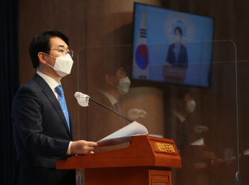 박용진 “김포공항 이전하고 스마트시티 짓자”… 朴·禹에 제안