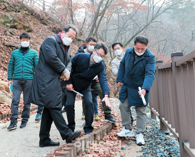 민주당 내 최고 지자체 정책 ′청학비치′ 점검하는 조광한 남양주시장