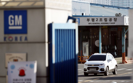 "국내 車업계, 차랑용반도체 수급 차질 장기화 대비해야"