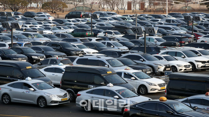 [포토]김포공항 국내선 주차장은 만차