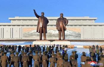 [어떻게 생각하십니까?]북한주민은 우리 국민일까, 외국인일까