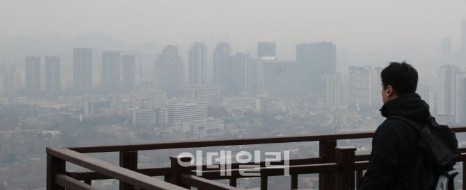 [포토]미세먼지 비상저감조치 발령…"외출 자제하세요"