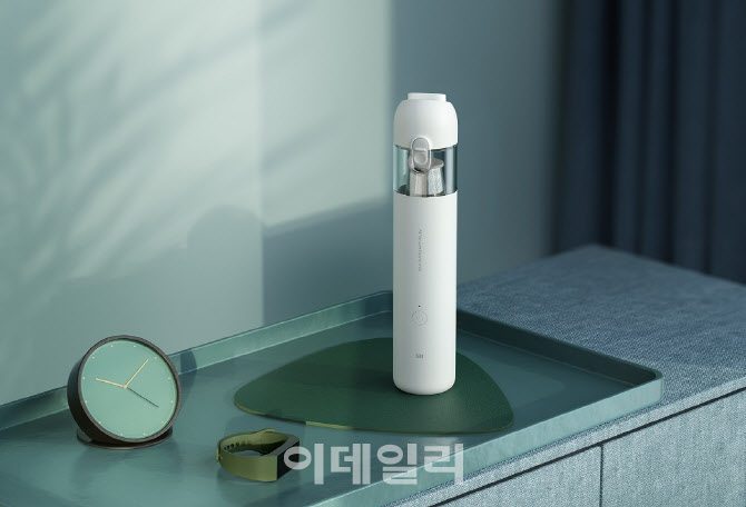 [말랑리뷰]텀블러가 아니야?..‘샤오미 미니청소기’ 써보니(영상)