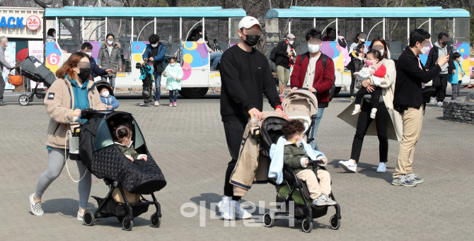 [포토]서울대공원으로 가족 나들이 왔어요!