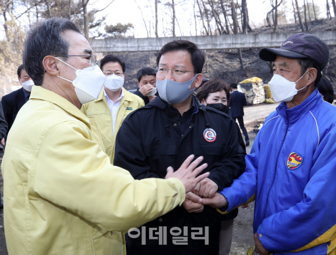 [포토] 피해 농업인 위로하는 농협회장