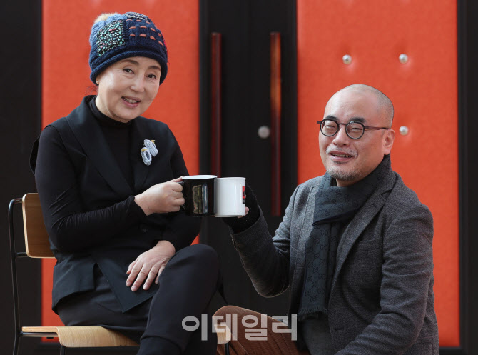 구원 아닌 지옥行.."팬데믹 시대, 파우스트의 선택의 '책임'"