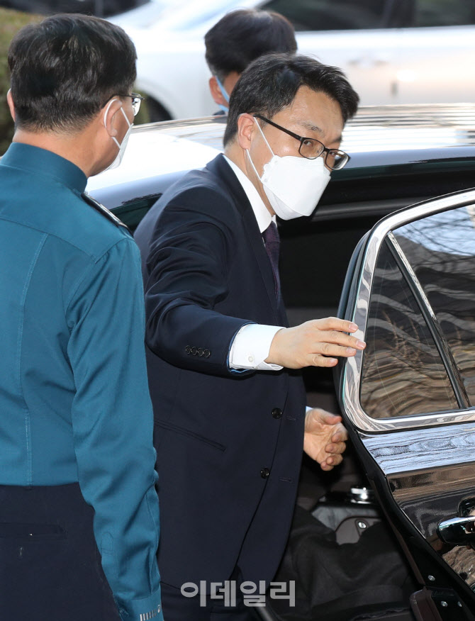 [포토]김진욱 공수처장, 상호 협력 방안 논의 위해 경찰청 방문