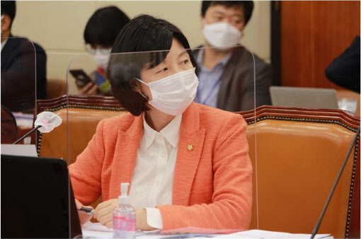 [e법안 프리즘]양정숙, 국세 카드 결제시 수수료 면제 법안 발의