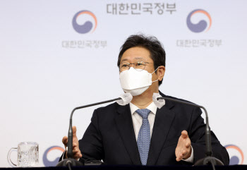 황희 "오스카 버금가는 K팝 시상식 만들 것"