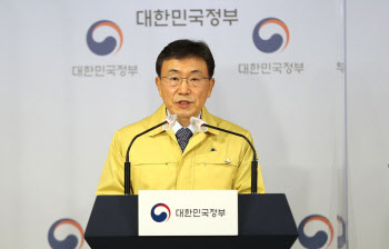 권덕철 "수도권 확진자 전체의 80% 육박…방역 상황, 살얼음판"