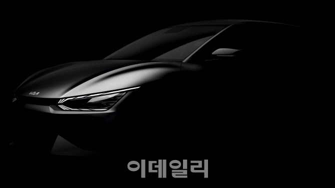 기아, 첫 전용전기차 `EV6` 티저 공개..역동·미래지향 느낌 강조