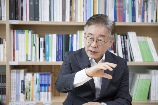 이재명 "공직자에 부동산임대업 사실상 허용한 법령 고쳐야"