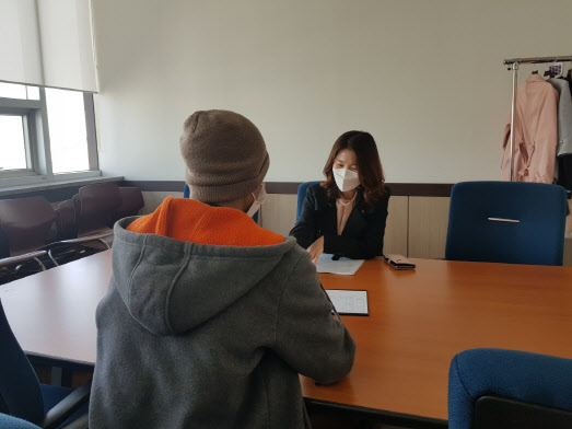 일터에서 생긴 트라우마, 전문심리상담 무료로 받으세요