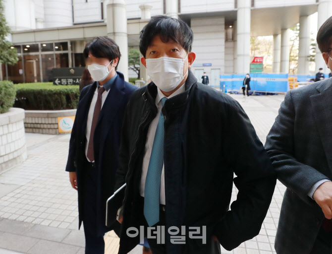[포토]항소심 공판 마친 이재웅 전 쏘카 대표