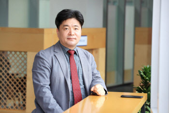 판로 막힌 농산물 '꾸러미' 만든 공무원 훈장 받았다