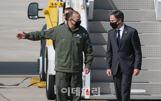 [포토]이동하는 토니 블링컨 국무장관