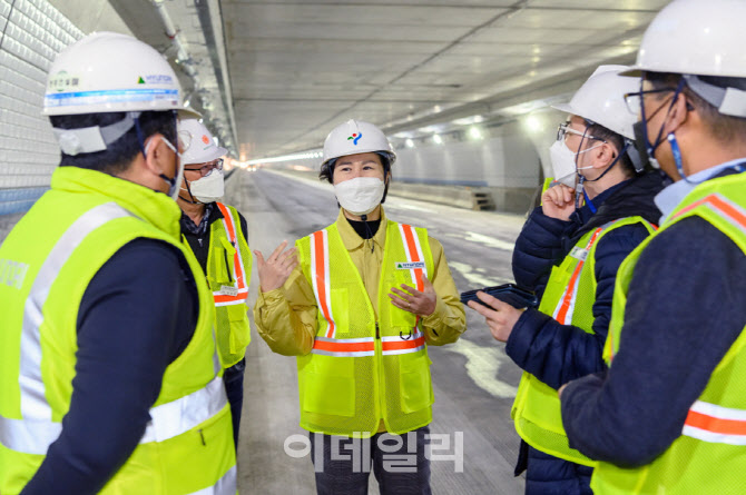 [포토] 개통 앞둔 신월여의 지하도로 점검