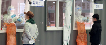 서울 신규 확진 124명…수도권 골프모임서 n차 감염 확산(종합)