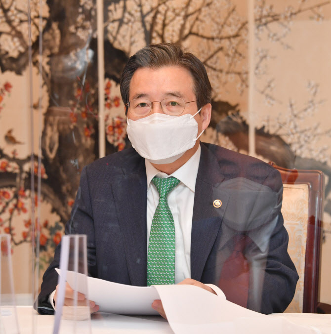 김용범 기재차관 "농축산물 물가 안정세…가공식품 안정 총력"