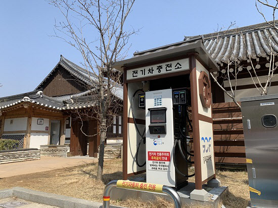 쌍용스텐, 전기차 충전소 캐노피 '디자인 한옥' 공개