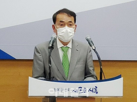김윤식 전 시장, 투기의혹 반박 “미분양 해결하려고”