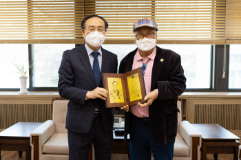 ‘국내 최초 거미박사’ 김주필 교수, 서울대에 2억원 쾌척