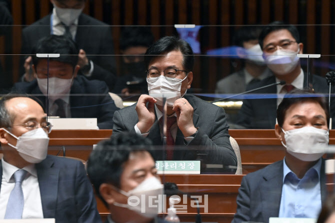 [포토]의총 참석한 송언석 의원, '당직자에게 폭언과 폭행 물의'