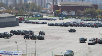 자동차 공장 줄줄이 '스톱'…車반도체 대란 갈수록 첩첩산중