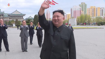 오늘 김일성 생일날 美대북전단 청문회…北김정은 선택은?