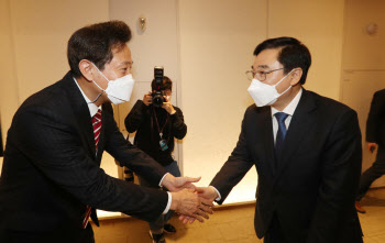 "당적 달라도 공감대 있다"…오세훈 시장, 시의회·구청장協과 ‘소통’