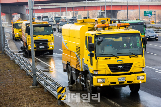 내부순환로·강변북로 등 대청소…내달 15일까지 야간 부분 통제