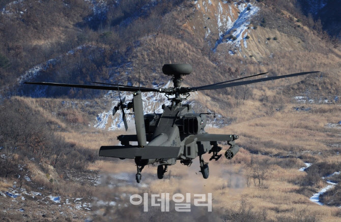 軍 아파치 헬기 추가 도입…北 "북침준비·혈세탕진" 비난