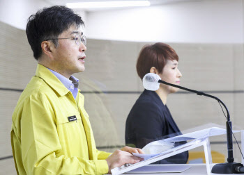 방역당국, 지난 1주일 평가 "조금 더 추이 봐야할 것 같아"