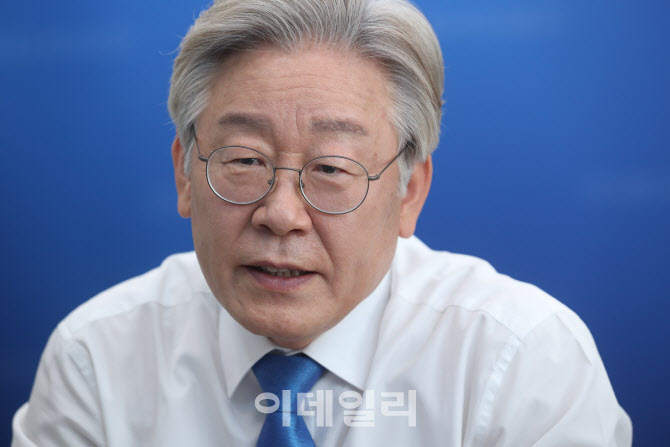 [인터뷰]③이재명 "계곡 불법 시설물 철거, 모두 불가능하다 했다"