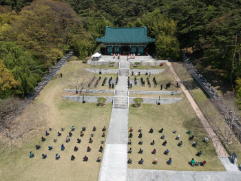 28일 충남 아산서 충무공 이순신 탄신 476주년 기념 다례